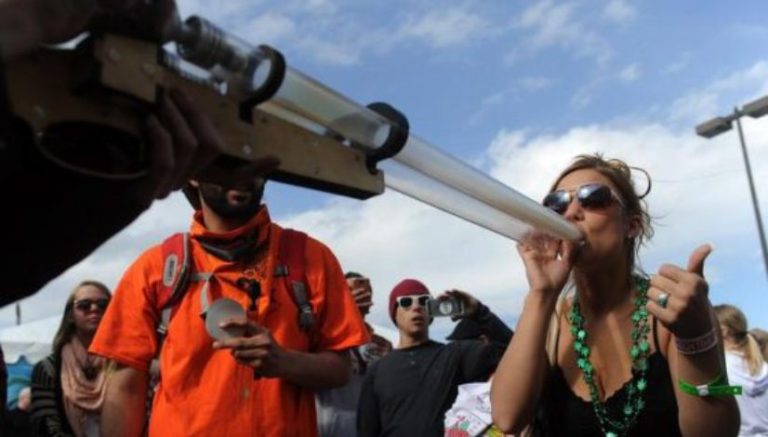 Dancing but no dank: fed threat means toned-down Cannabis Cup