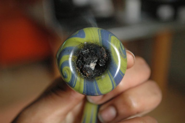 Office Toking: What Does a Weed-Friendly Work Day Look Like?